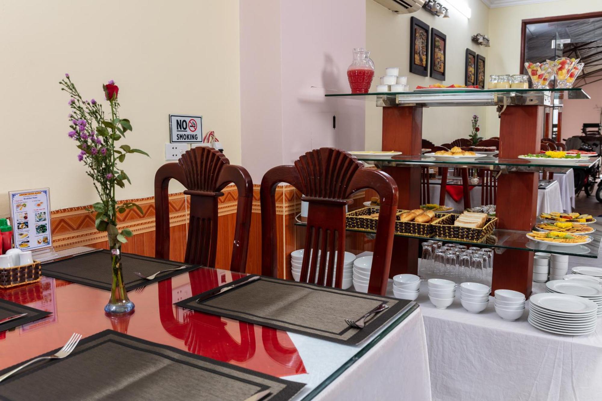 Viet Village Airport Hotel & Restaurants Hanoi Exterior photo