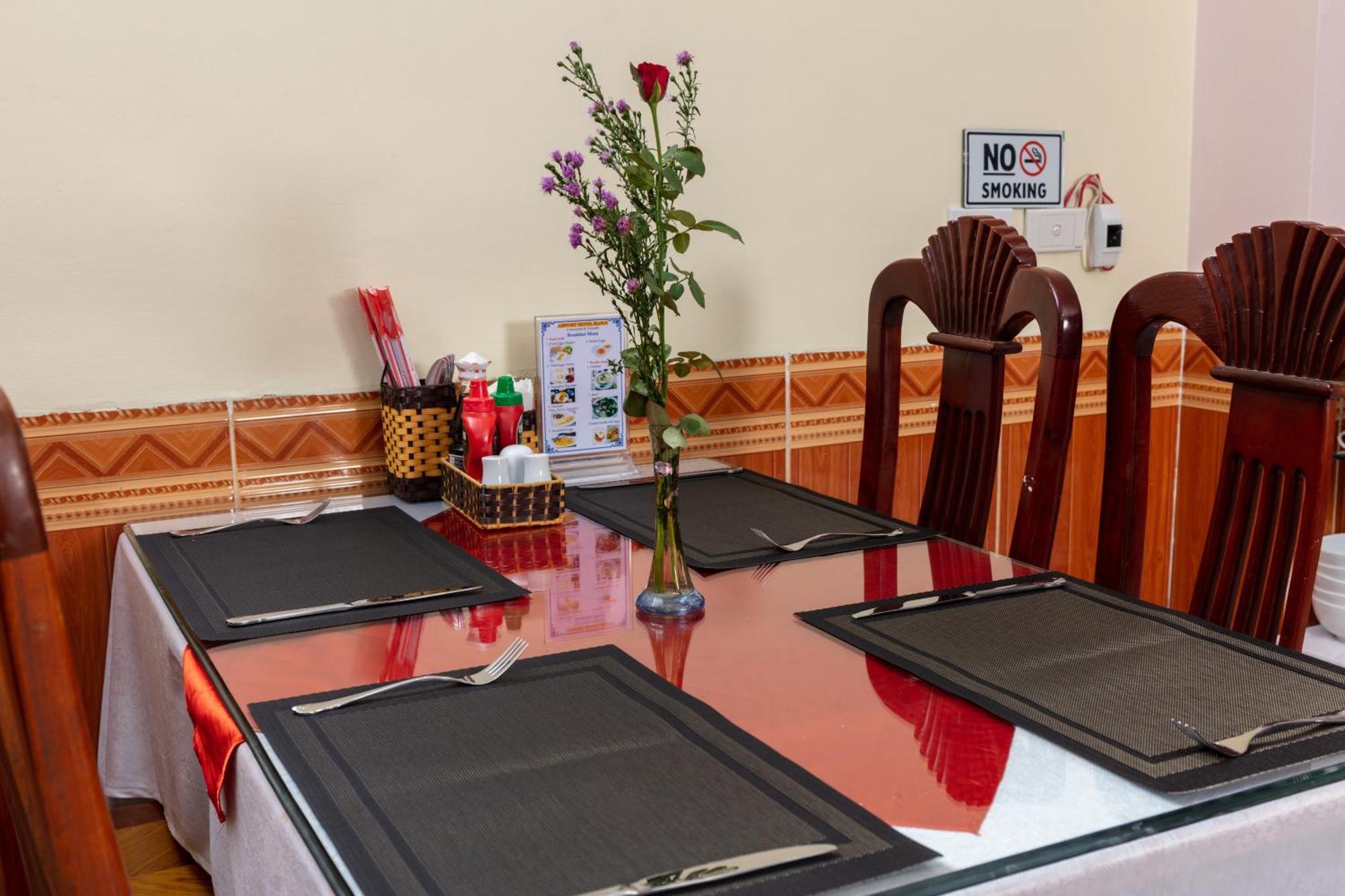 Viet Village Airport Hotel & Restaurants Hanoi Exterior photo